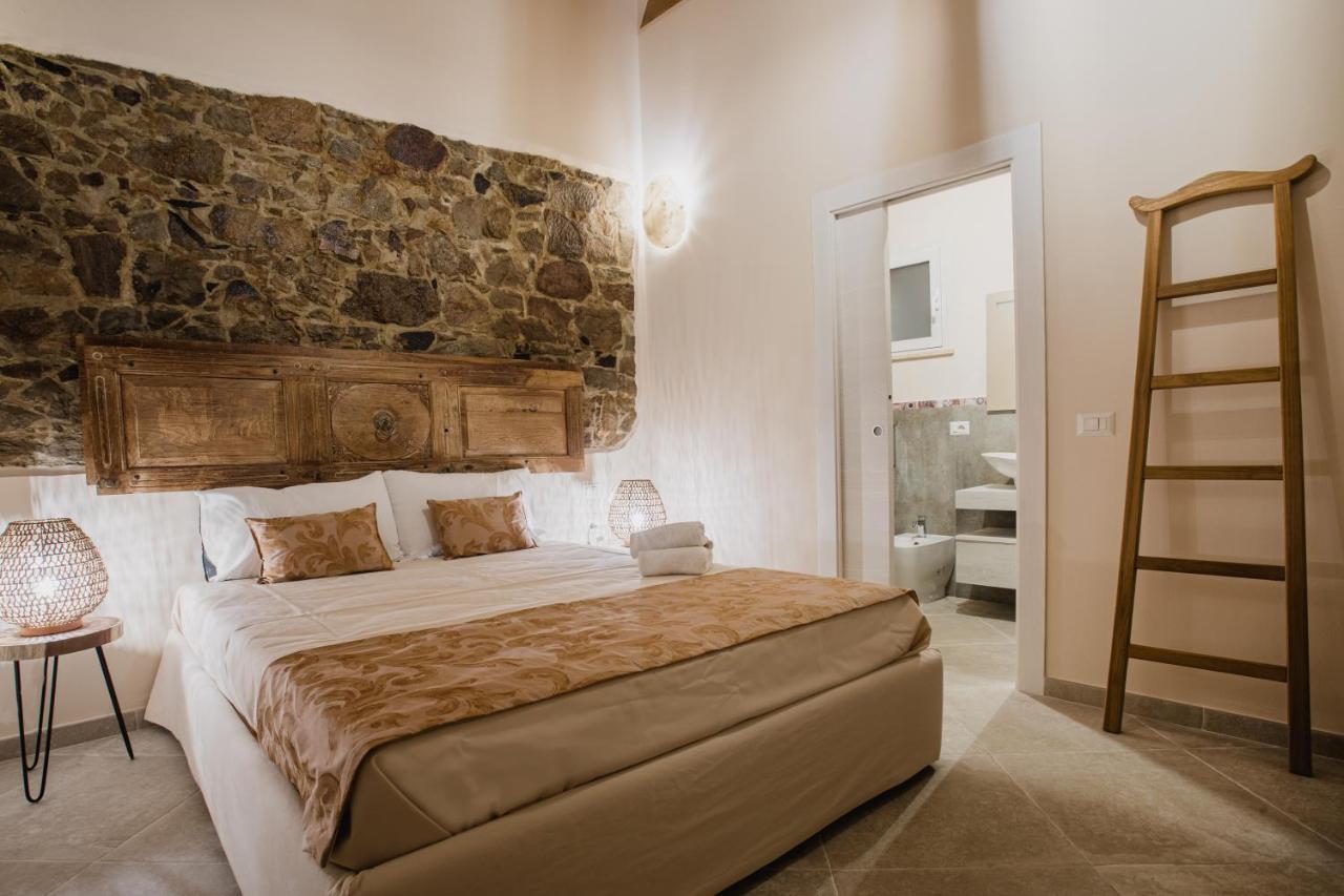 Moon'S Tower Suite&Rooms 斯库索港 外观 照片